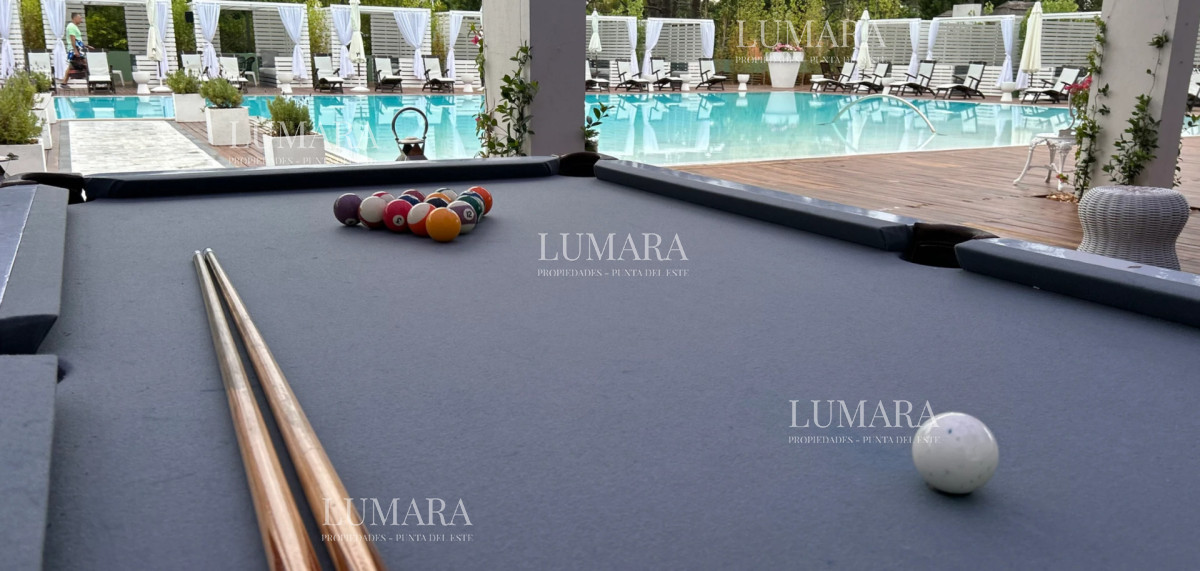 Apartamento ID.3215 - 1 Dormitorio de lujo Frente Punta a Shopping servicio Playa