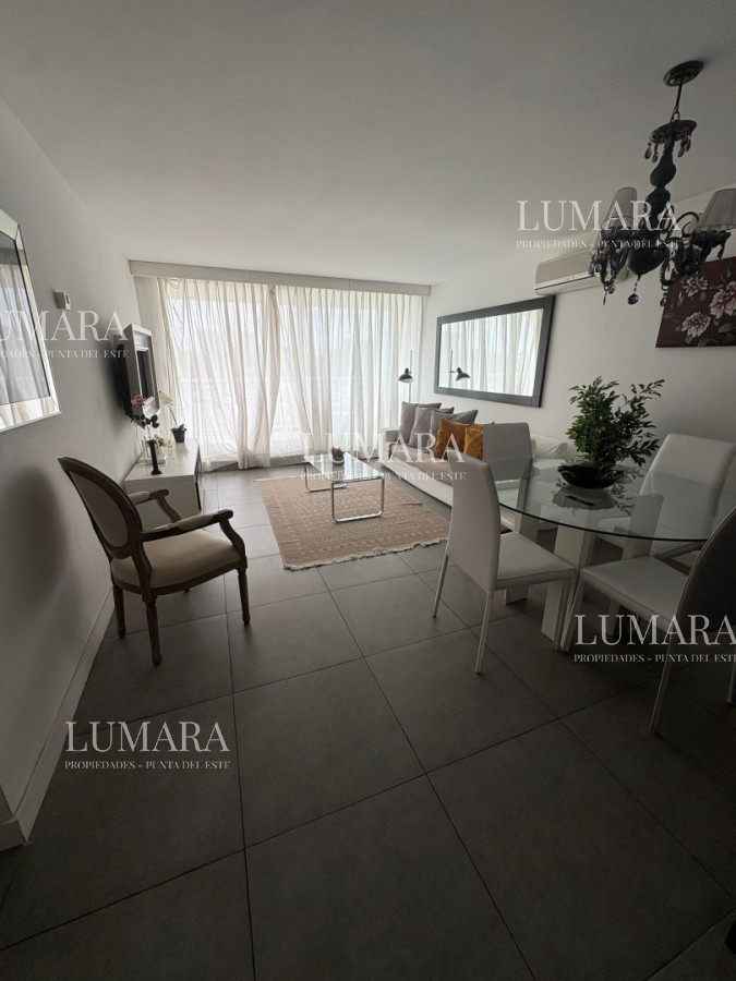Apartamento ID.3215 - 1 Dormitorio de lujo Frente Punta a Shopping servicio Playa