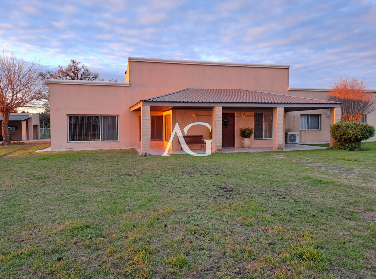 Chacra ID.180 - Chacra 24.779 m2 con Challet de 425m2 en Zona Residencial 