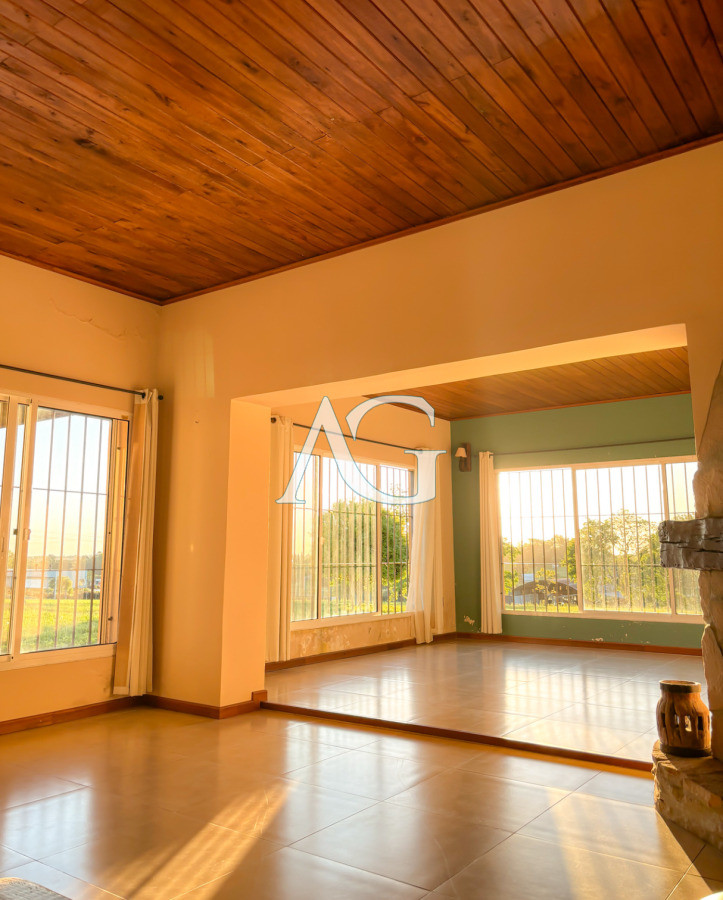 Chacra ID.180 - Chacra 24.779 m2 con Challet de 425m2 en Zona Residencial 