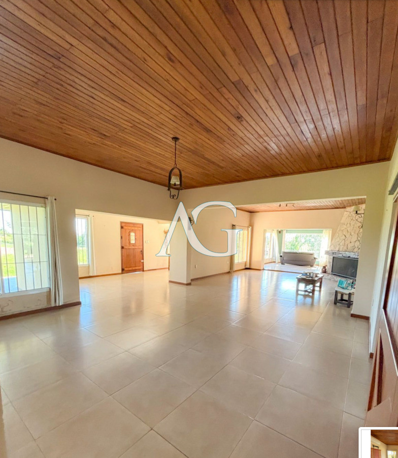 Chacra ID.180 - Chacra 24.779 m2 con Challet de 425m2 en Zona Residencial 