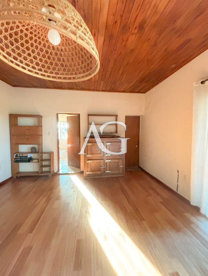 Chacra ID.180 - Chacra 24.779 m2 con Challet de 425m2 en Zona Residencial 