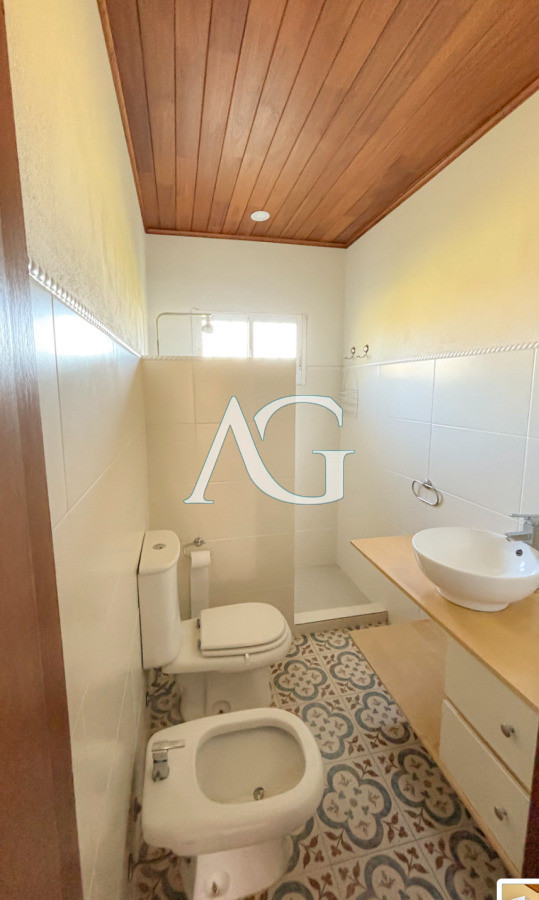 Chacra ID.180 - Chacra 24.779 m2 con Challet de 425m2 en Zona Residencial 