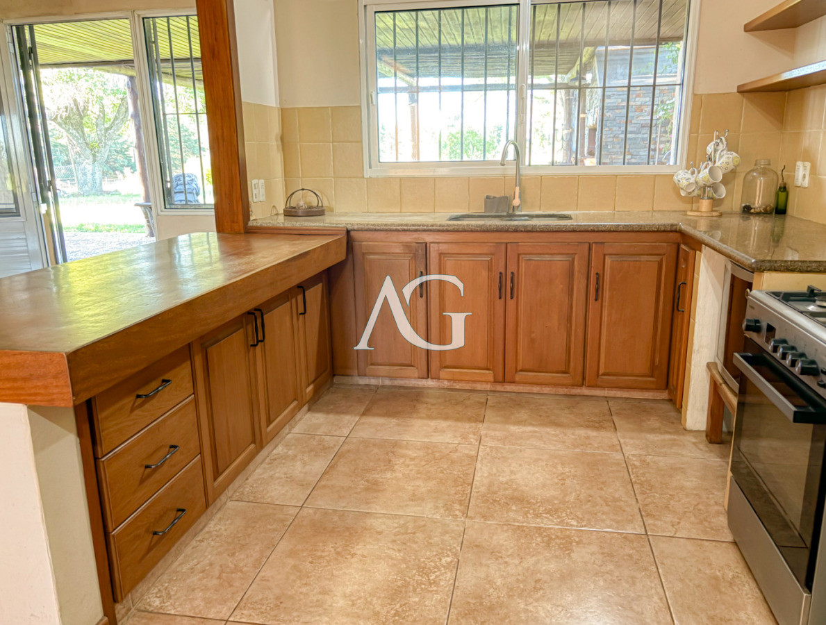 Chacra ID.180 - Chacra 24.779 m2 con Challet de 425m2 en Zona Residencial 