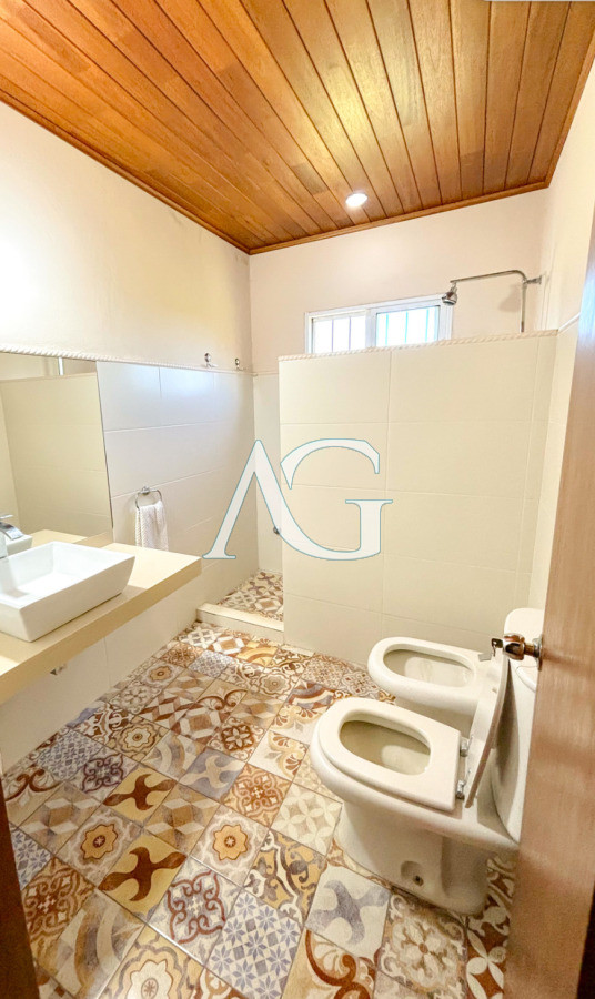 Chacra ID.180 - Chacra 24.779 m2 con Challet de 425m2 en Zona Residencial 