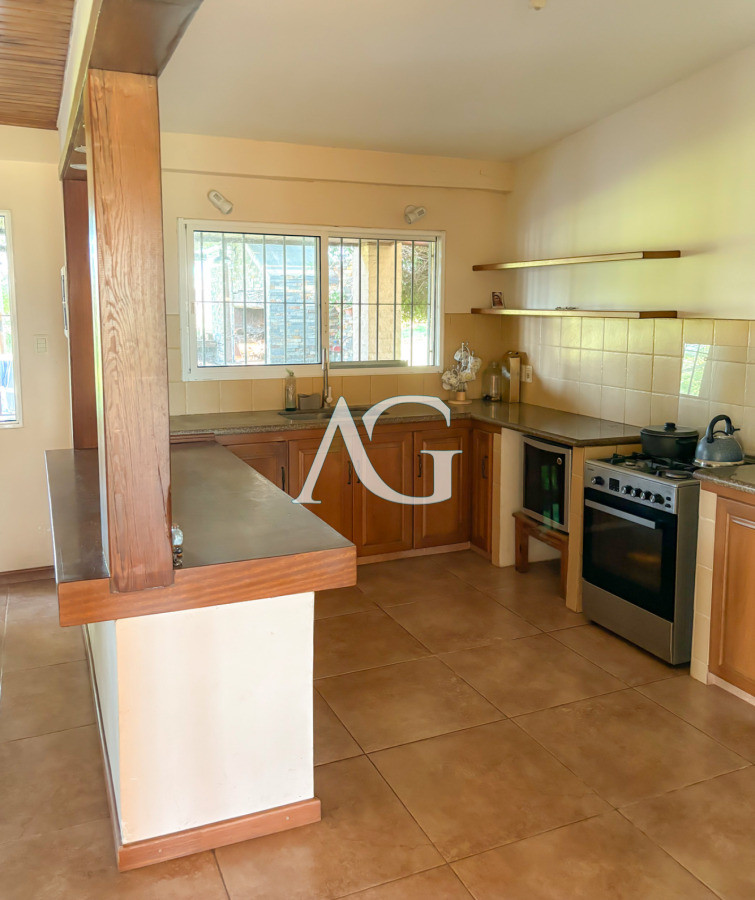 Chacra ID.180 - Chacra 24.779 m2 con Challet de 425m2 en Zona Residencial 