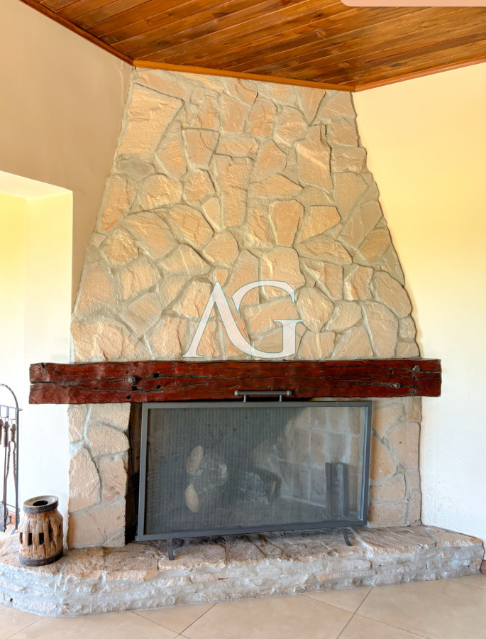 Chacra ID.180 - Chacra 24.779 m2 con Challet de 425m2 en Zona Residencial 