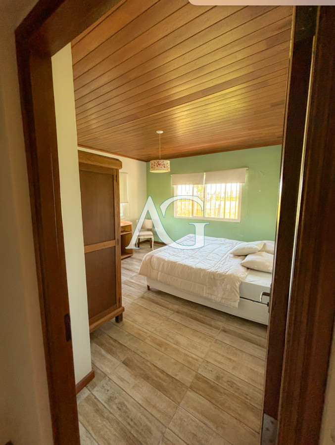 Chacra ID.180 - Chacra 24.779 m2 con Challet de 425m2 en Zona Residencial 