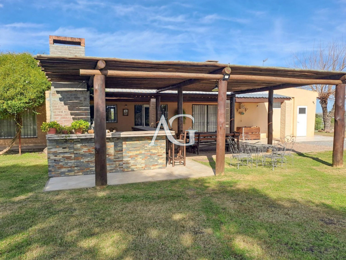 Chacra ID.180 - Chacra 24.779 m2 con Challet de 425m2 en Zona Residencial 