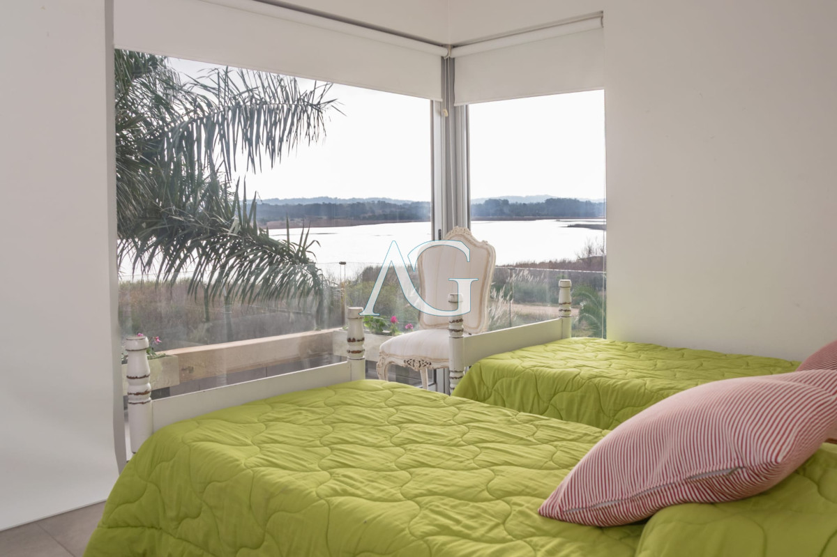 Chacra ID.180 - Chacra 24.779 m2 con Challet de 425m2 en Zona Residencial 