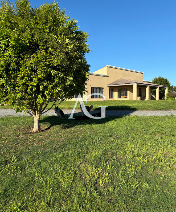 Chacra ID.180 - Chacra 24.779 m2 con Challet de 425m2 en Zona Residencial 