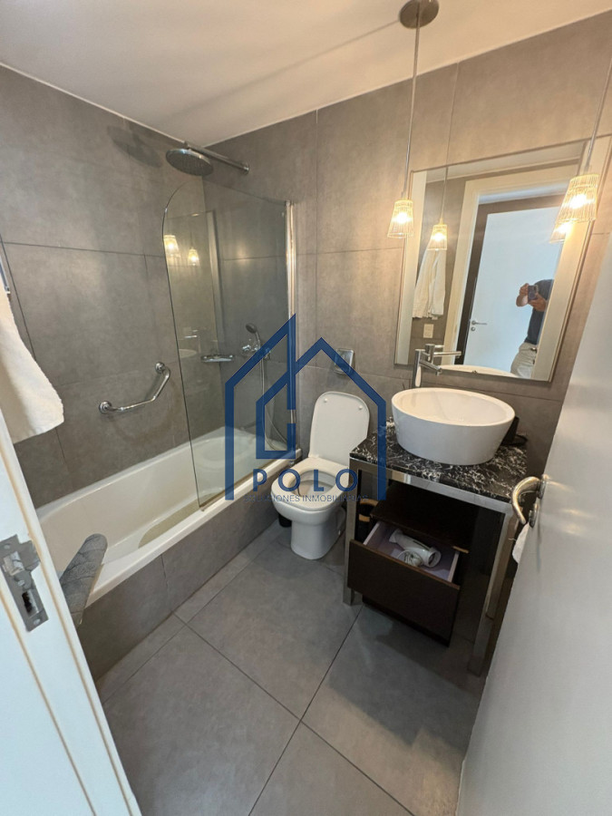 Apartamento ID.147 - Venta Departamento1 Dormitorio de lujo Frente Punta a Shopping servicio Playa