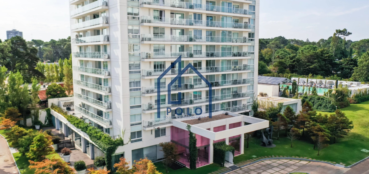 Apartamento ID.147 - Venta Departamento1 Dormitorio de lujo Frente Punta a Shopping servicio Playa