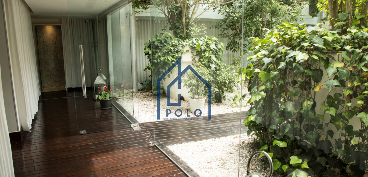 Apartamento ID.147 - Venta Departamento1 Dormitorio de lujo Frente Punta a Shopping servicio Playa