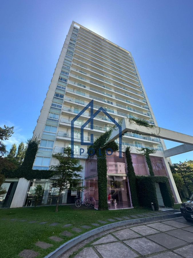 Apartamento ID.147 - Venta Departamento1 Dormitorio de lujo Frente Punta a Shopping servicio Playa