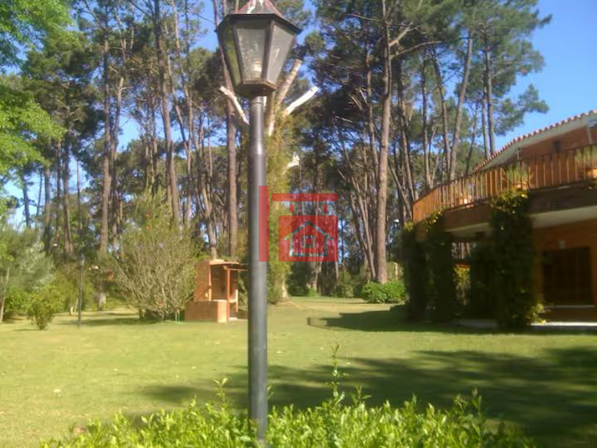 Casa ID.111 - Chalet en Tenis Ranch en Alquiler Anual 3500 usd 