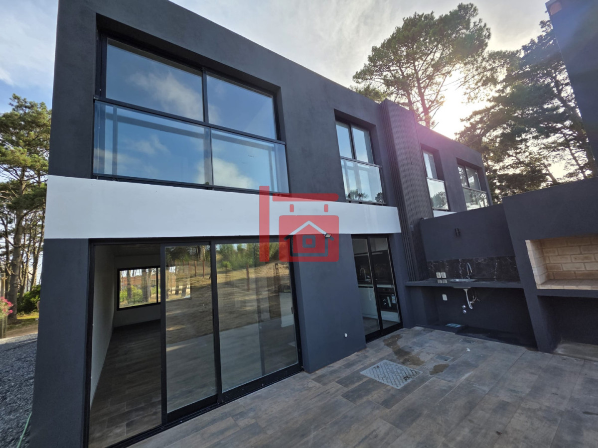 Casa ID.109 - Casa a estrenar 3 Dorimtorios 100mt Mar 40 playa mansa