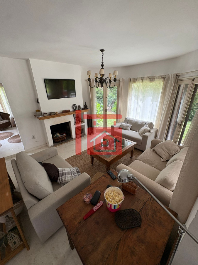 Casa ID.111 - Chalet en Tenis Ranch en Alquiler Anual 3500 usd 