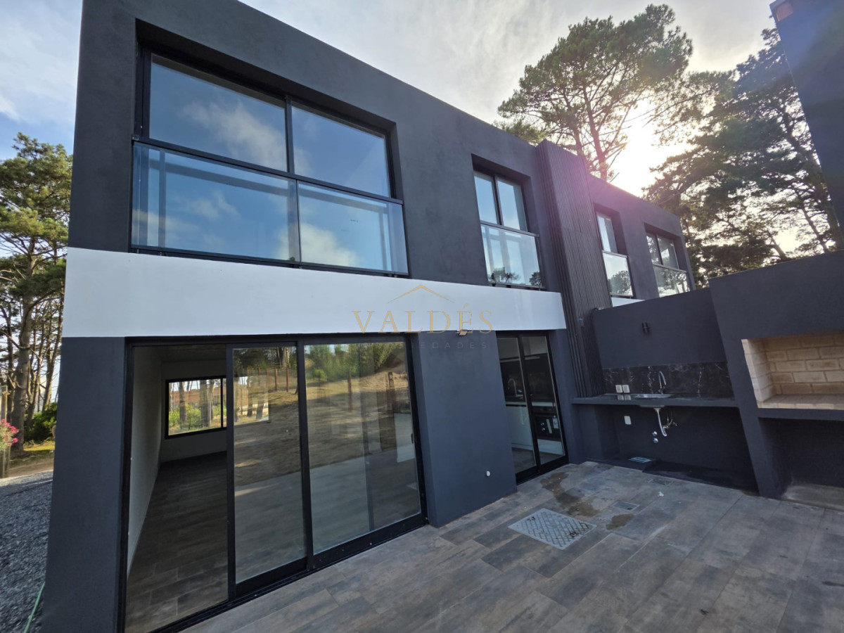 Casa ID.5094 - Casa a estrenar 3 Dorimtorios 100mt Mar 40 playa pinares