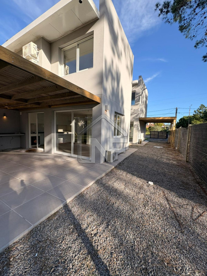 Casa ID.78 - Casa a Estrenar Jardines de Cordoba sobre Avenida 3 Dorimtorios