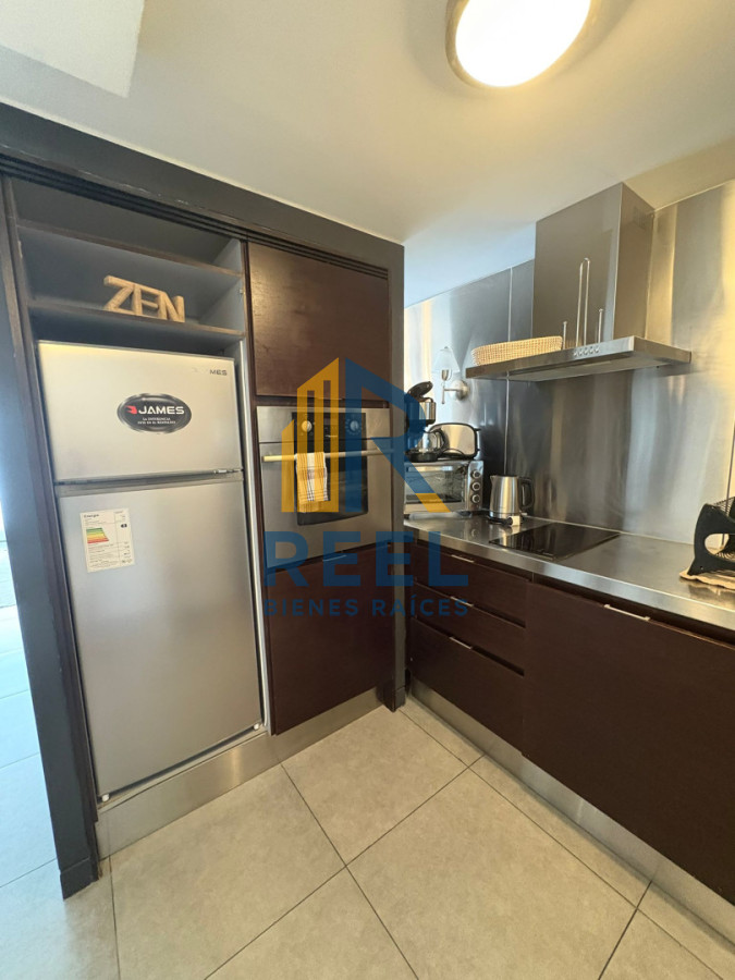 Apartamento ID.240 - 1 Dormitorio de lujo Frente Punta a Shopping servicio Playa