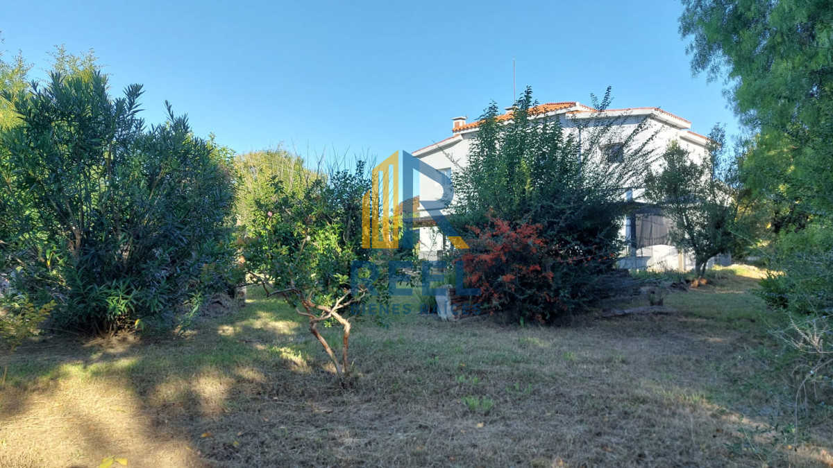 Casa ID.167 - Chalet de 300m2 con terreno de 2020m2 en 18 Julio Paso de los Toros