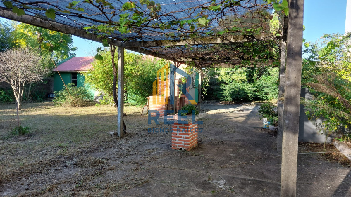 Casa ID.167 - Chalet de 300m2 con terreno de 2020m2 en 18 Julio Paso de los Toros