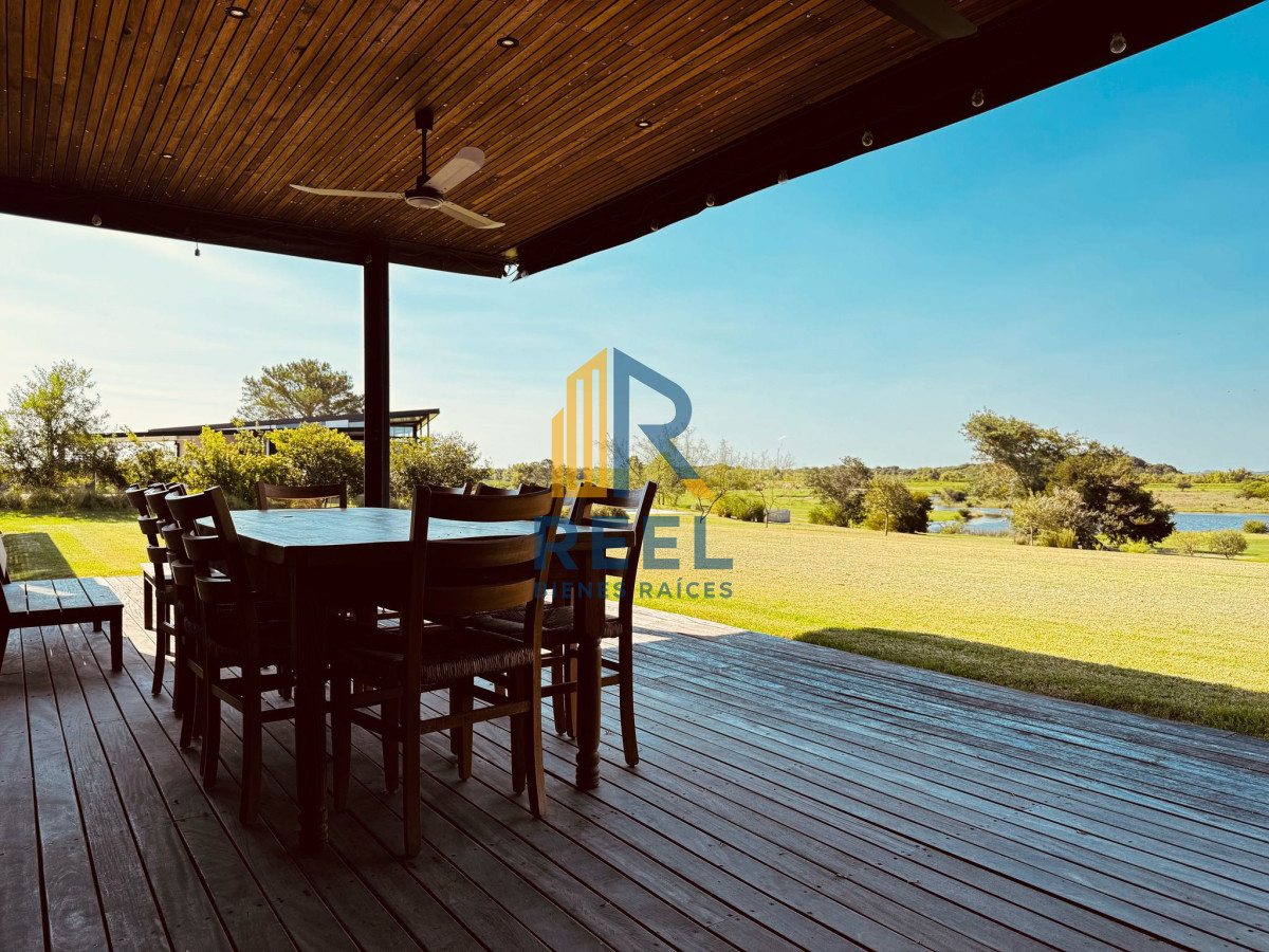 Casa ID.218 - 🏡 Propiedad Exclusiva en Carmelo Golf & Resort