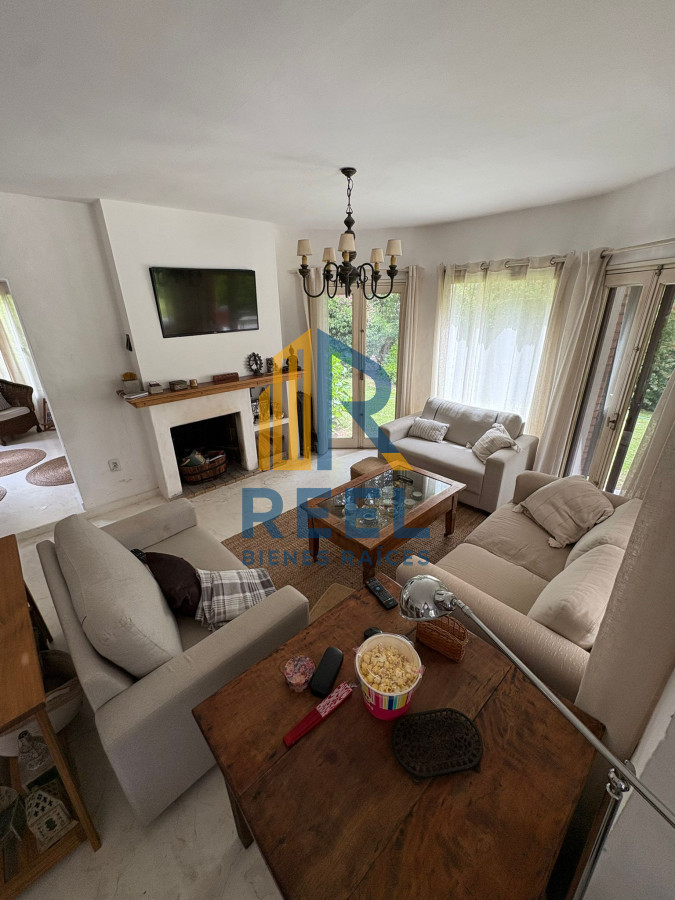 Casa ID.215 - Chalet en Tenis Ranch en Alquiler Anual 3200 usd 