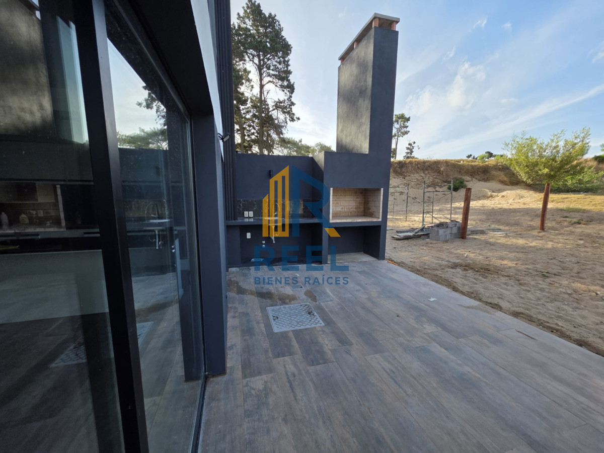 Casa ID.251 - Casa a estrenar 3 Dorimtorios 100mt Mar 40 playa mansa