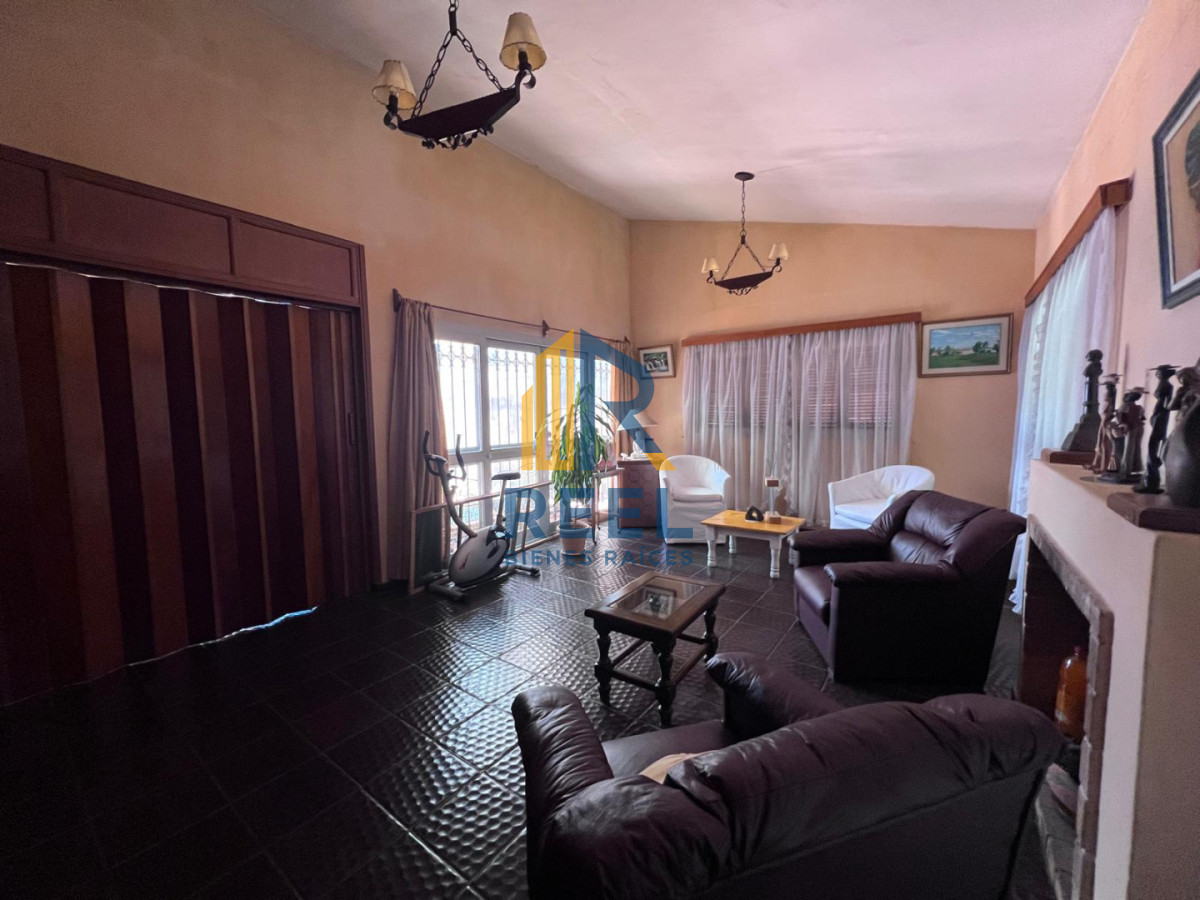 Casa ID.525 - Casa 3 dormitorios sobre avenida en Paysandu