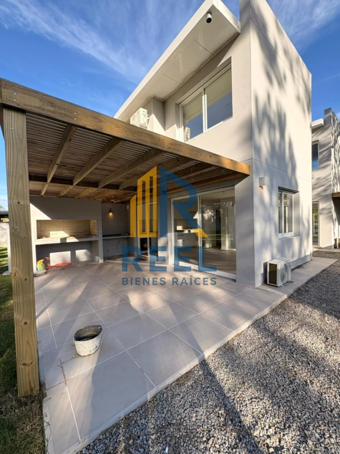 Casa ID.257 - Casa a Estrenar Jardines de Cordoba sobre Avenida 3 Dorimtorios