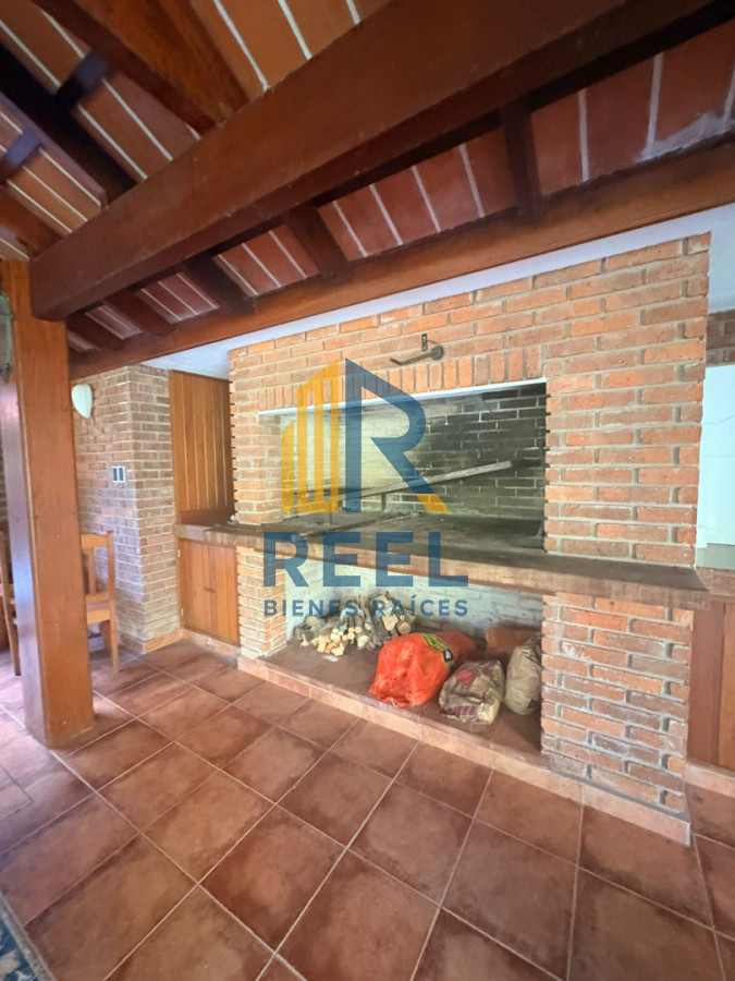 Casa ID.553 - Chacra en el Corazon de Solanas 707 m2 construidos 11.203 m2 de Terreno