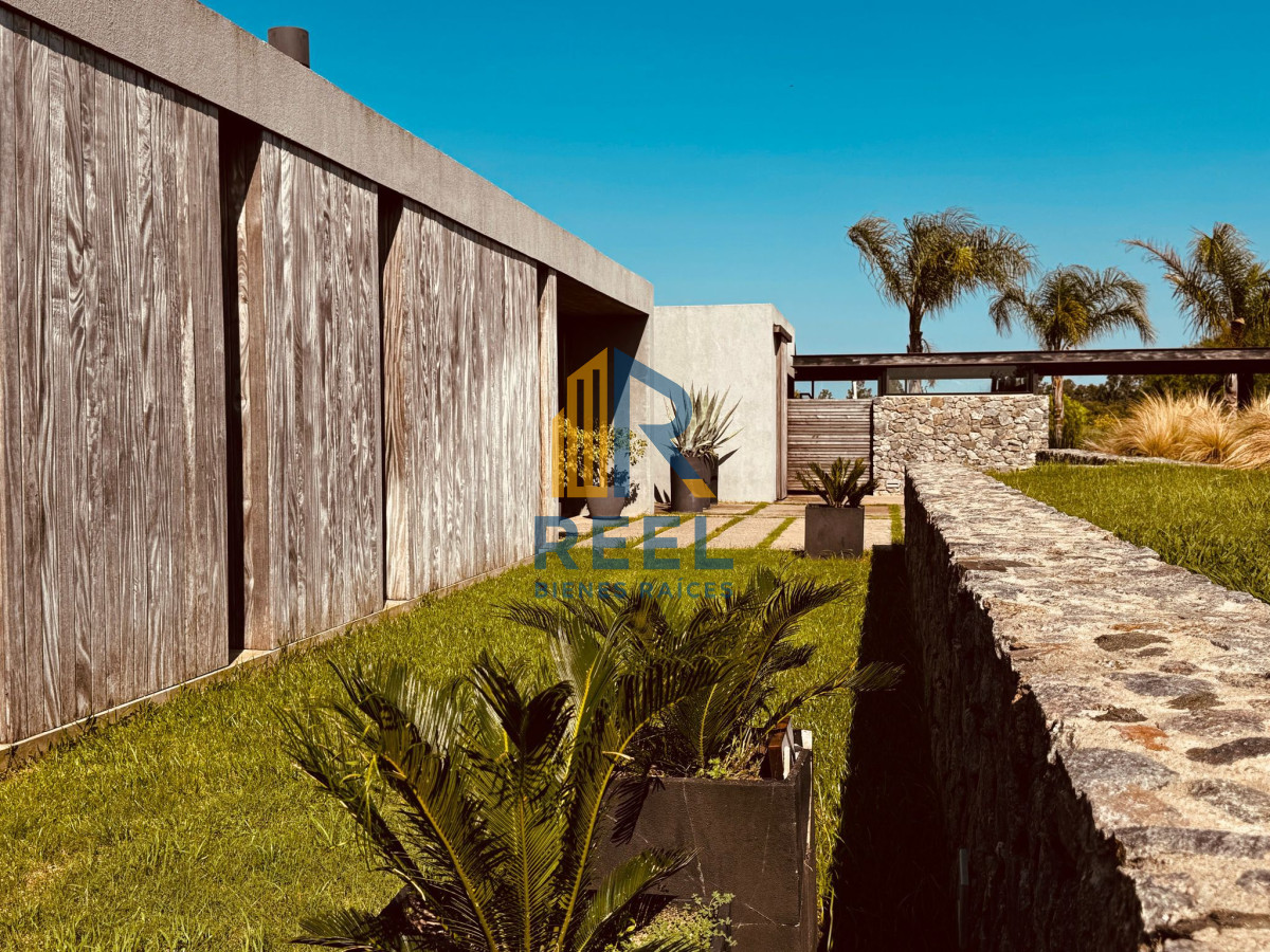 Casa ID.218 - 🏡 Propiedad Exclusiva en Carmelo Golf & Resort