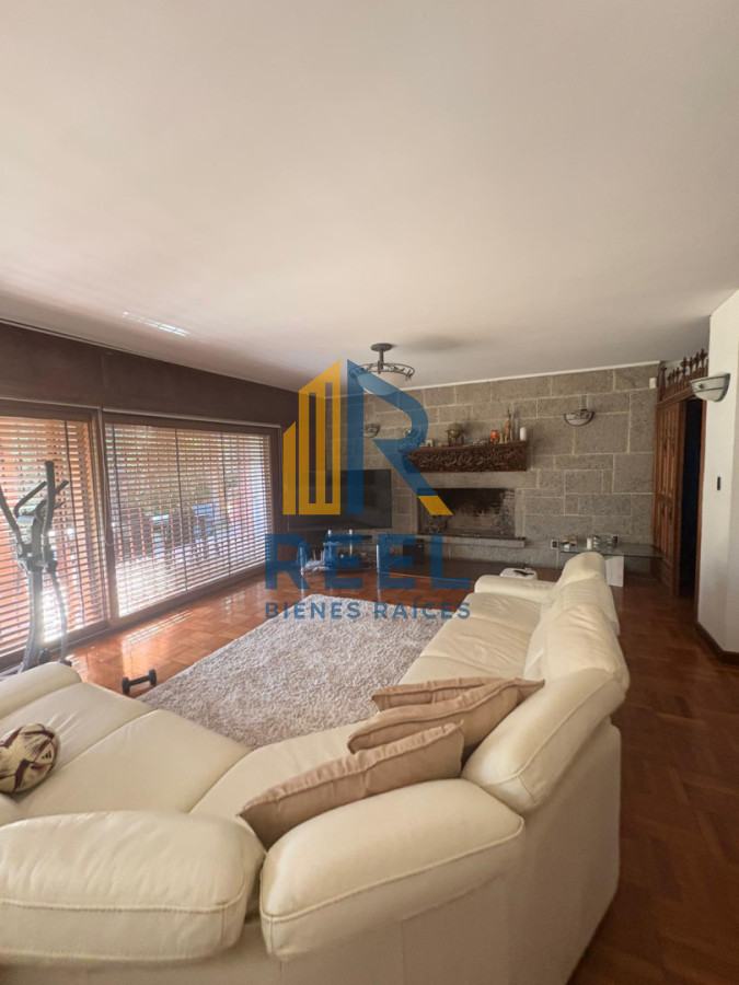 Casa ID.553 - Chacra en el Corazon de Solanas 707 m2 construidos 11.203 m2 de Terreno