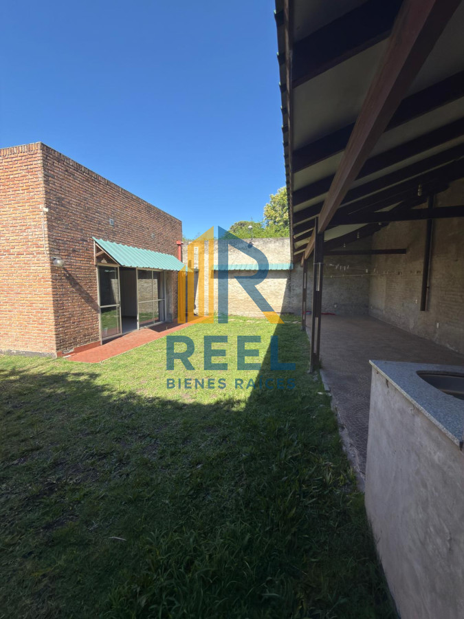 Casa ID.220 - Casa 4 dormitorios 3 baños Paysandu centro