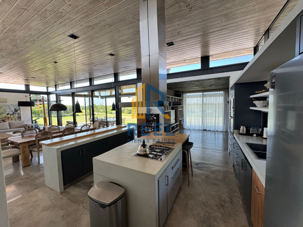 Casa ID.218 - 🏡 Propiedad Exclusiva en Carmelo Golf & Resort