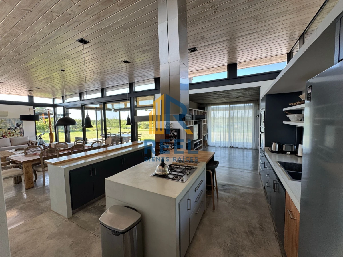 Casa ID.218 - 🏡 Propiedad Exclusiva en Carmelo Golf & Resort