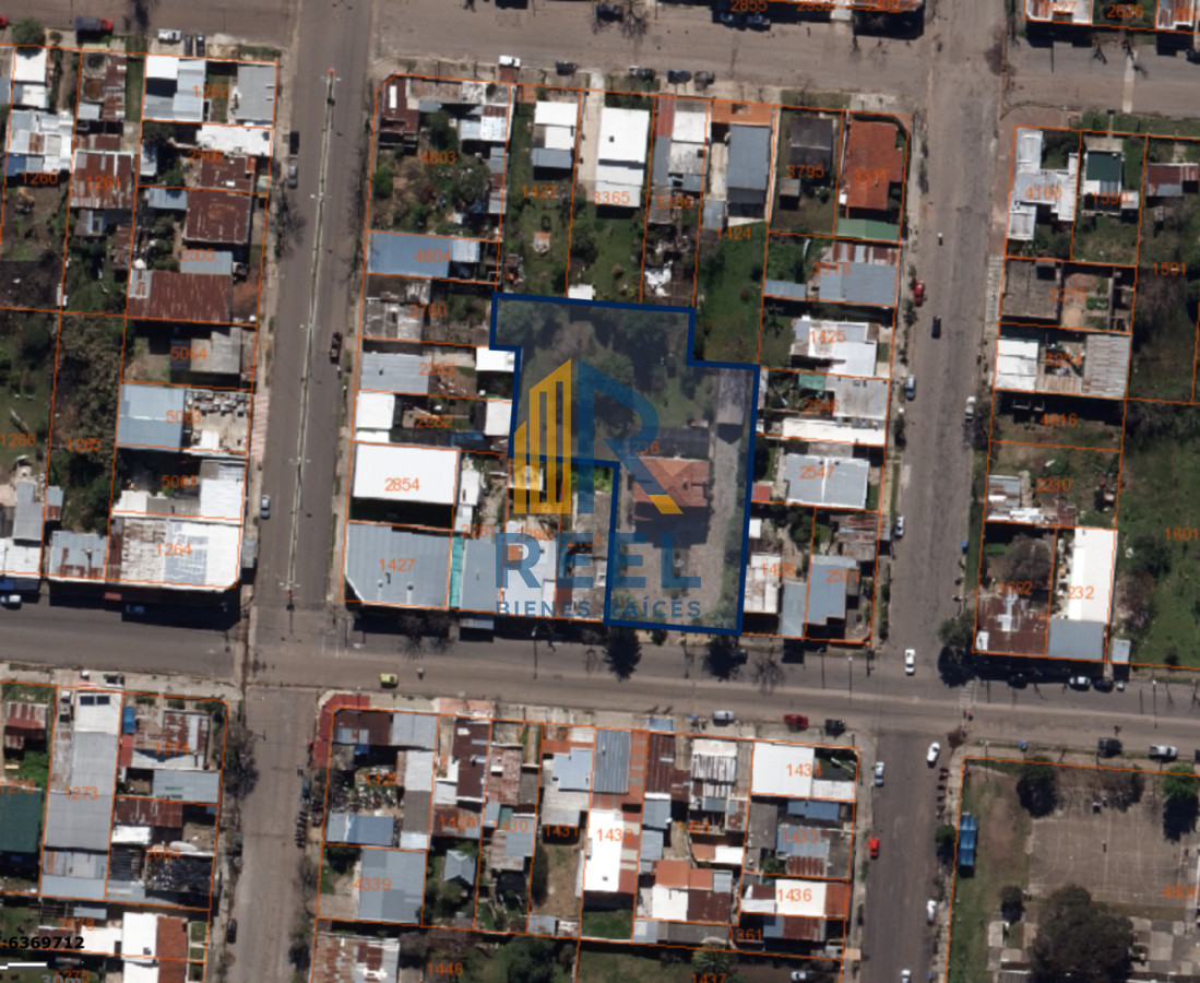 Casa ID.167 - Chalet de 300m2 con terreno de 2020m2 en 18 Julio Paso de los Toros