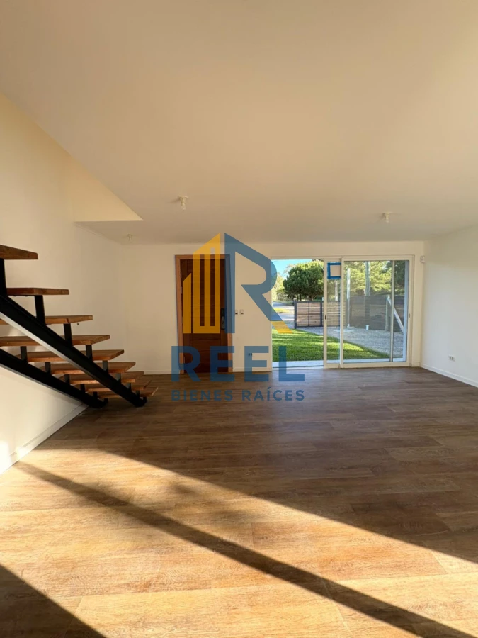 Casa ID.257 - Casa a Estrenar Jardines de Cordoba sobre Avenida 3 Dorimtorios