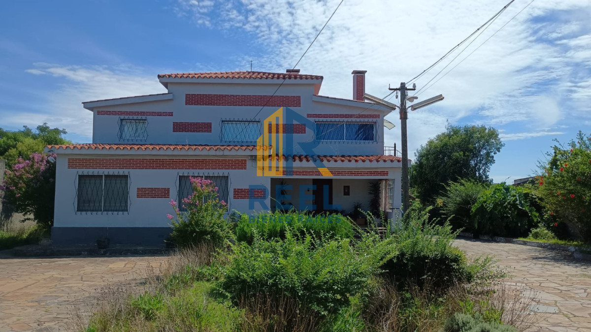 Casa ID.167 - Chalet de 300m2 con terreno de 2020m2 en 18 Julio Paso de los Toros