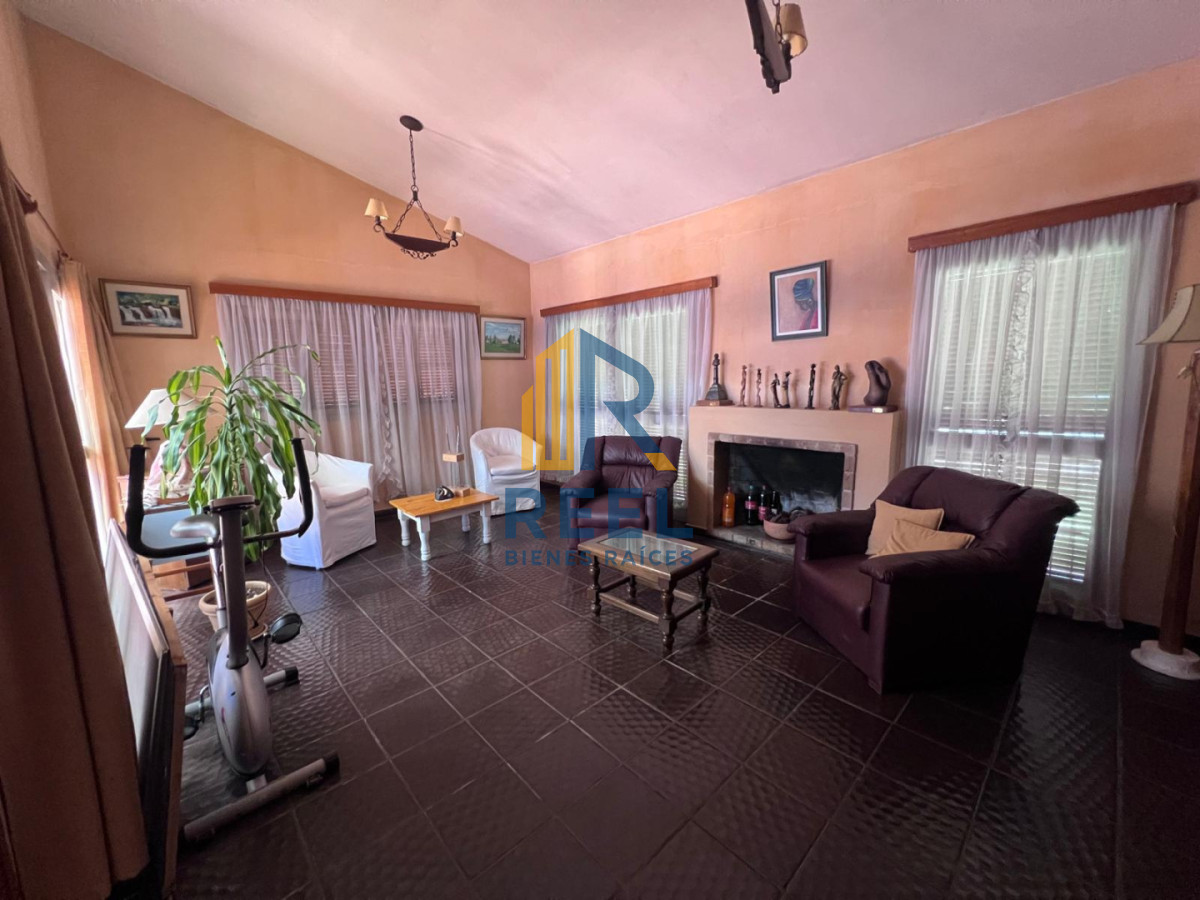 Casa ID.525 - Casa 3 dormitorios sobre avenida en Paysandu