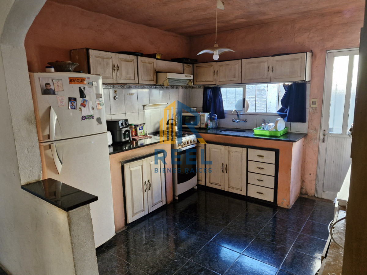 Casa ID.182 - casa 3 dormitorio 1 baño y apartamento en frente