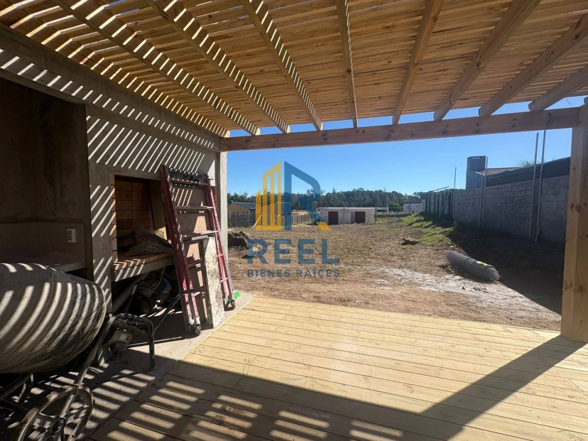 Casa ID.535 - Casa a Estrenar en Padron único en Pinares 3 Dormitorios con Aires y Barbacoa