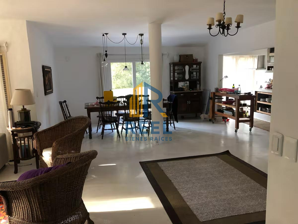 Casa ID.215 - Chalet en Tenis Ranch en Alquiler Anual 3200 usd 