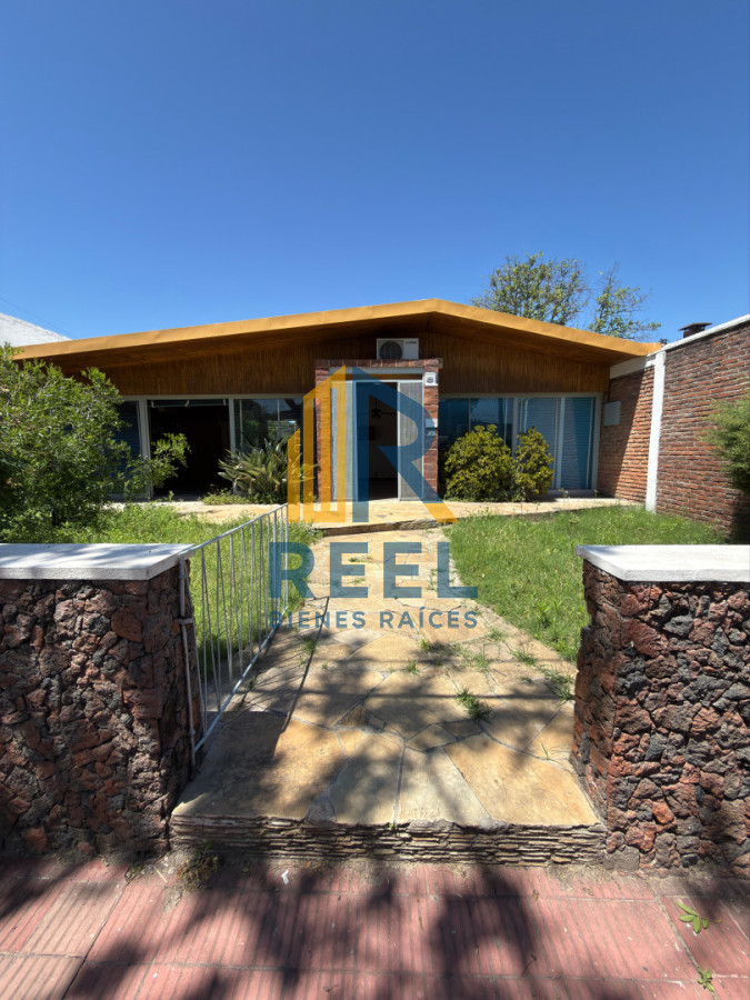 Casa ID.219 - Casa 4 dormitorios 2 baños Paysandu