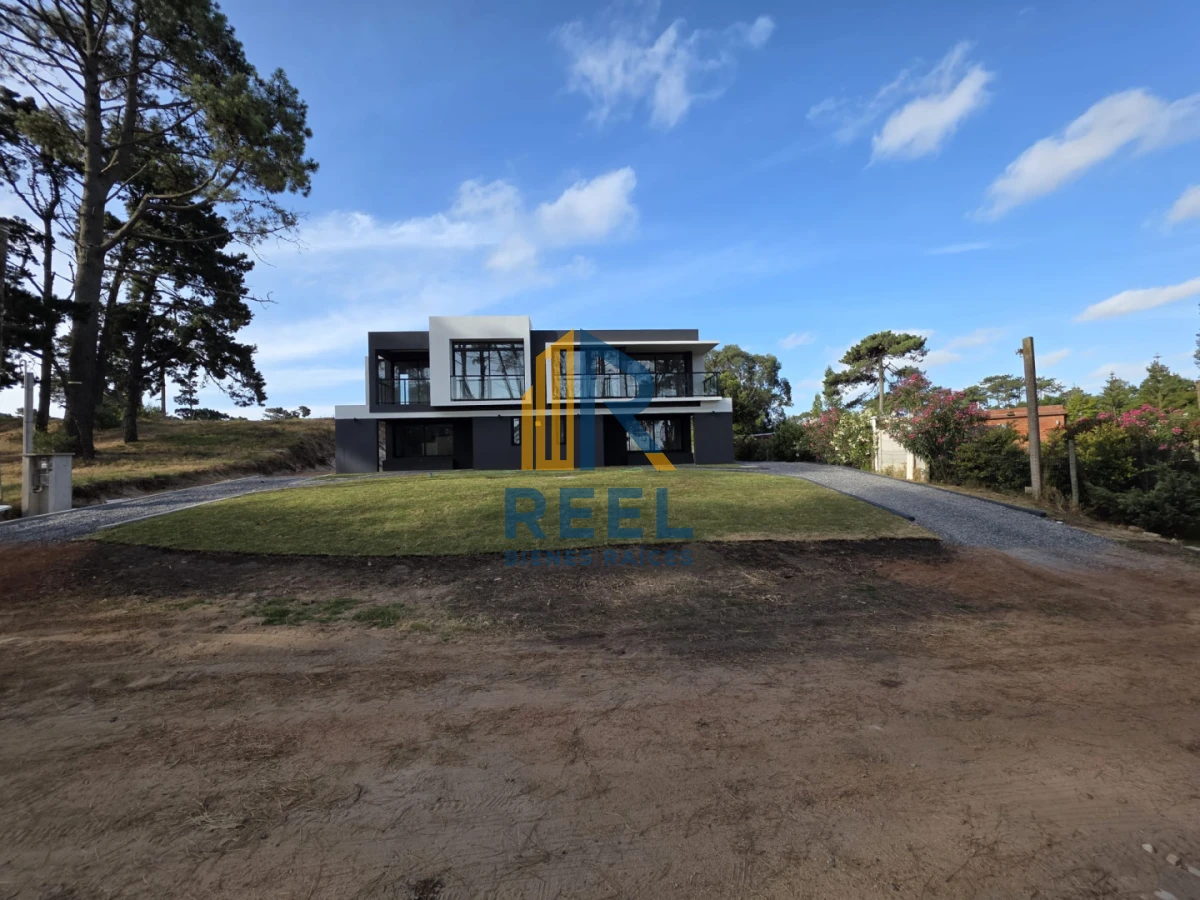 Casa ID.251 - Casa a estrenar 3 Dorimtorios 100mt Mar 40 playa mansa