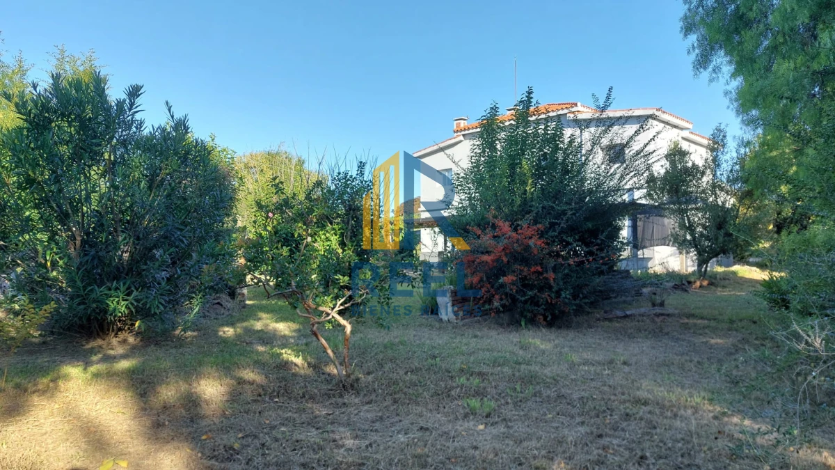 Casa ID.167 - Chalet de 300m2 con terreno de 2020m2 en 18 Julio Paso de los Toros