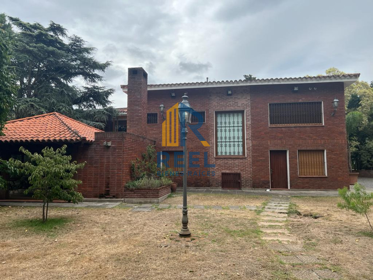 Casa ID.553 - Chacra en el Corazon de Solanas 707 m2 construidos 11.203 m2 de Terreno