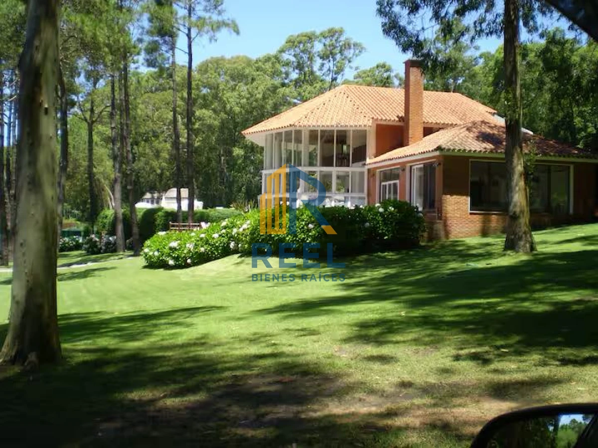 Casa ID.215 - Chalet en Tenis Ranch en Alquiler Anual 3500 usd 